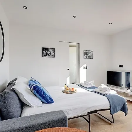 Par Ici - Superbe Apartment Suresnes